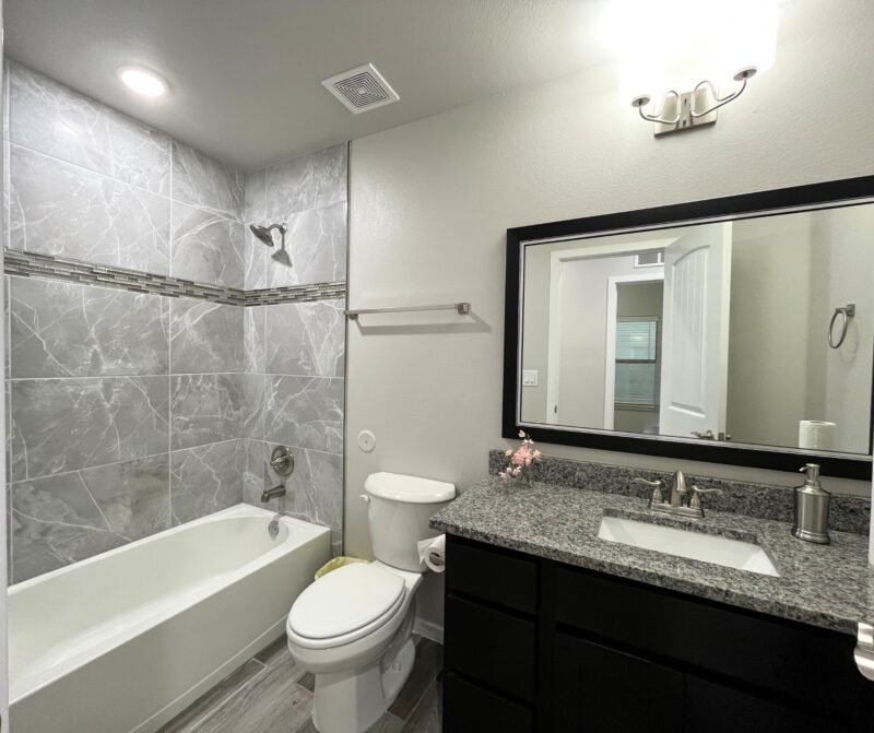 Modern Design Bathroom with Mirror Basen