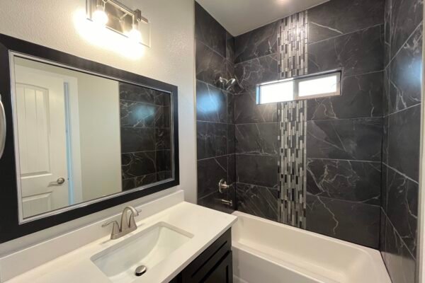 Bath with Tub
