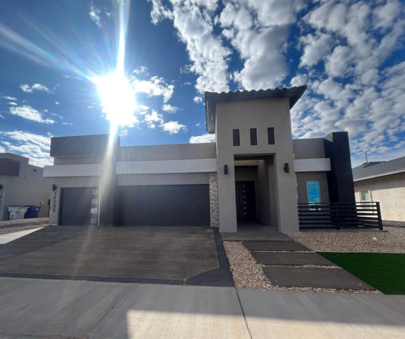 Front of Malaga model home exterior