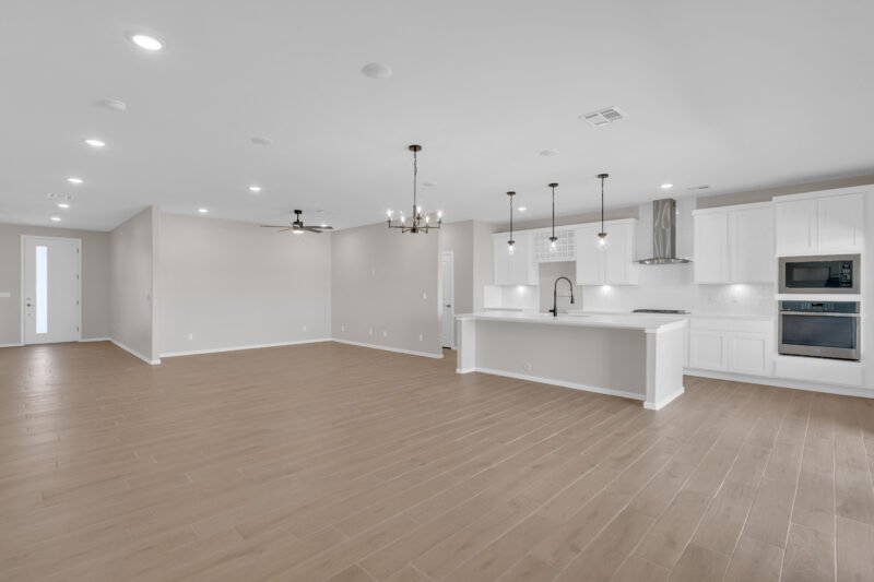 grand size with complete white theme and wood style tail