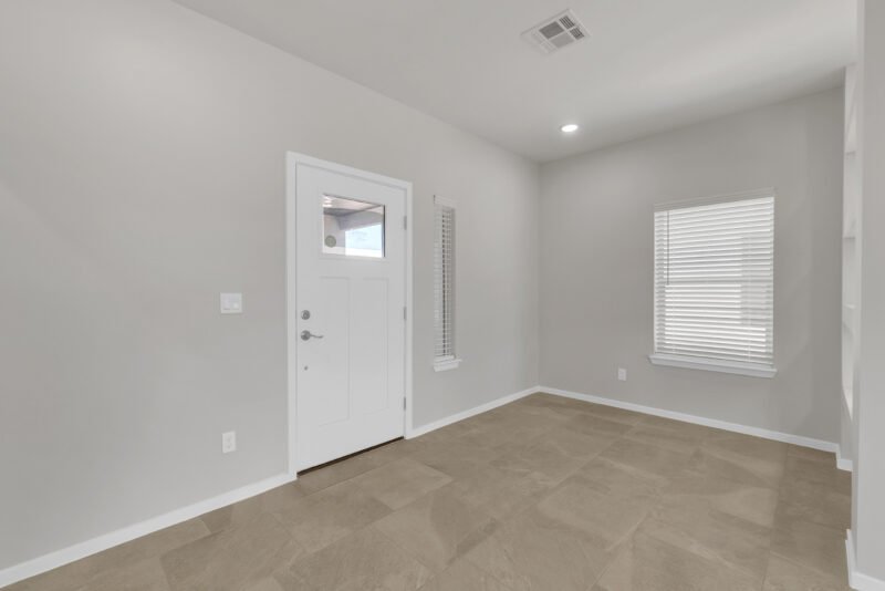 small size empty room