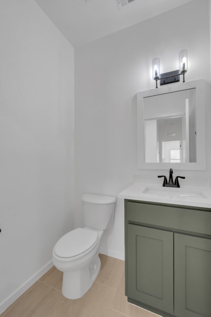 Commode and lamp light bath
